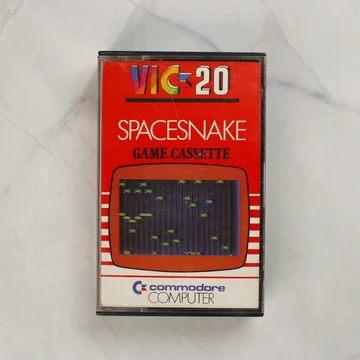 Spacesnake videójáték kazetta tokban Commodore VIC-20-hoz