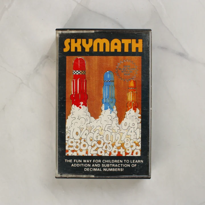 Skymath Commodore VIC-20 játék kazetta tokban elölnézetből