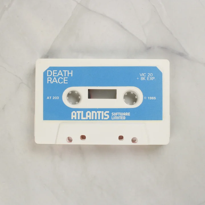 Death Race VIC-20 fehér kazetta kék címkével