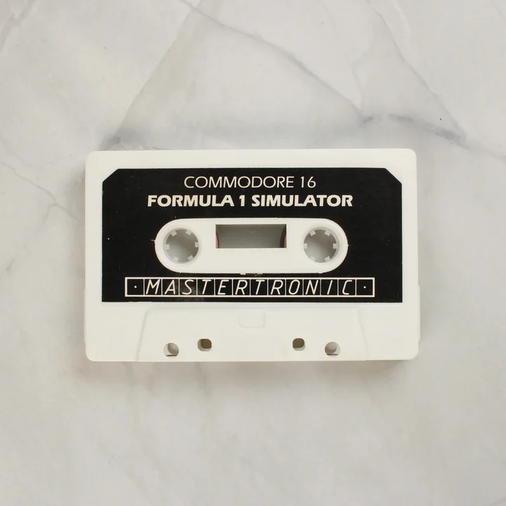 Formula 1 Simulator Commodore 16 fehér kazetta