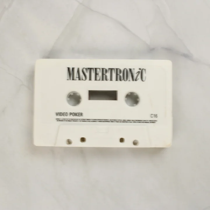 Fehér Mastertronic kazetta Video Poker felirattal