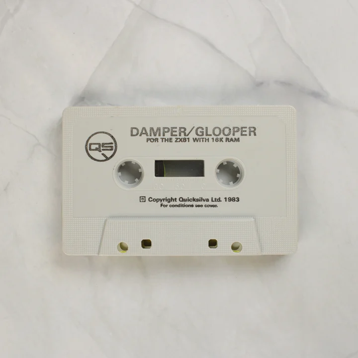 Fehér színű Damper/Glooper magnetofonkazetta ZX-81-hez.