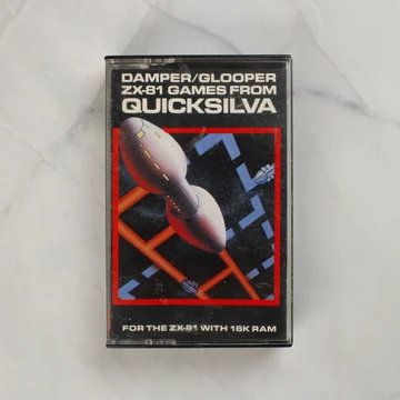 Damper/Glooper ZX-81 videójáték kazetta tokban, elölnézetből.