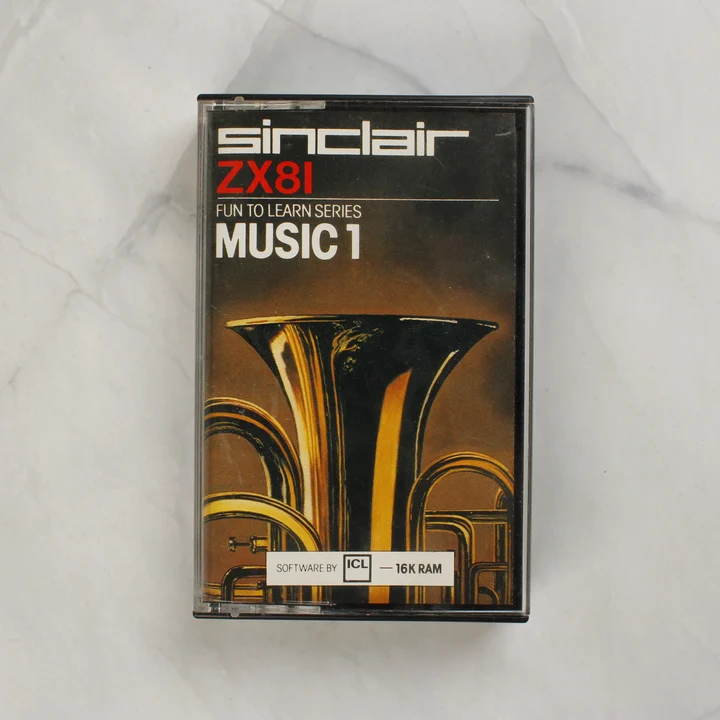 Sinclair ZX81 Music 1 szoftver kazetta tokban, elölnézetből.
