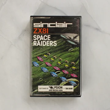 Space Raiders videójáték kazetta tokban Sinclair ZX81-hez