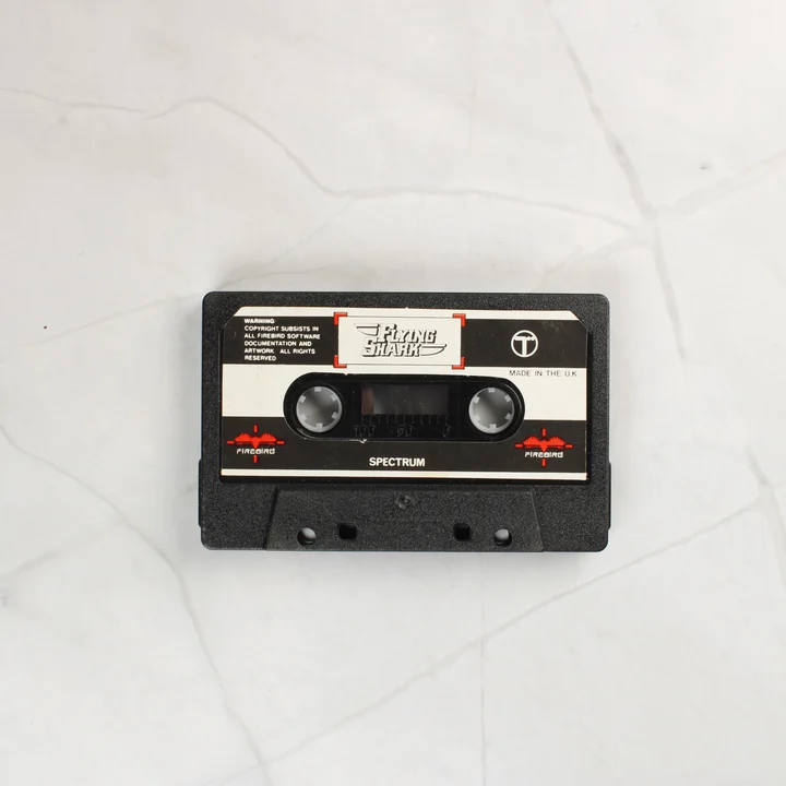 Flying Shark ZX Spectrum kazetta Flying Shark ZX Spectrum fekete játék kazetta