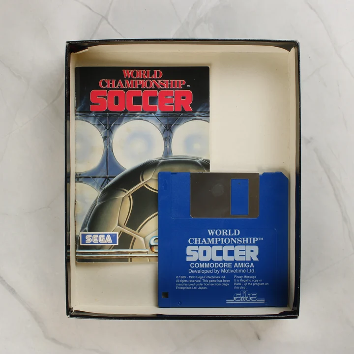 World Championship Soccer Amiga floppy lemez és kézikönyv a dobozban