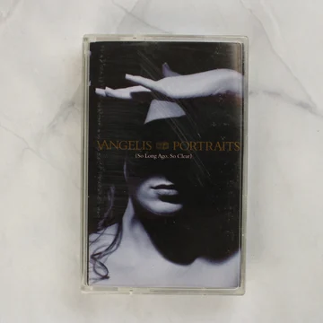 Vangelis Portraits magnókazetta elölnézete a tokban