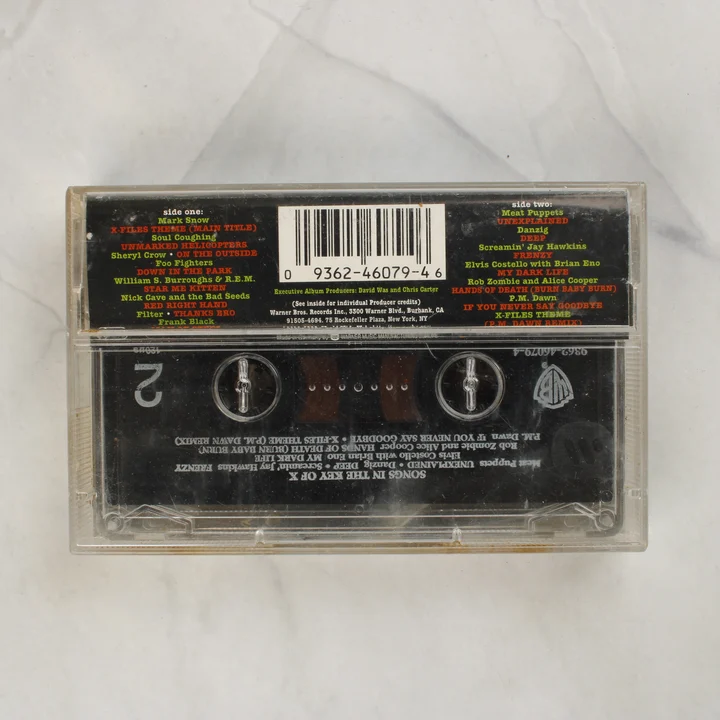 Songs In The Key Of X magnókazetta hátoldala vonalkóddal