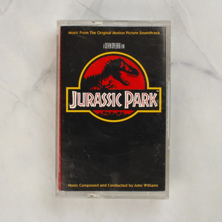 Jurassic Park filmzene kazetta elölnézetből a tokban