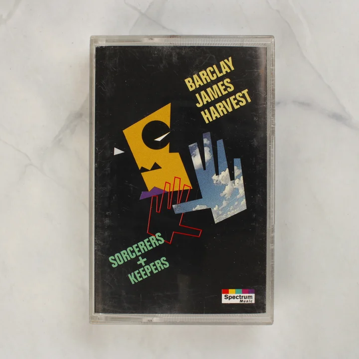 Barclay James Harvest Sorcerers + Keepers magnókazetta elölnézete a tokban