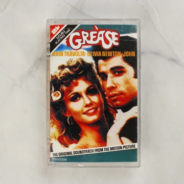 A Grease filmzene kazetta elölnézete a tokban