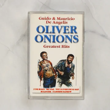 Oliver Onions Greatest Hits magnókazetta elölnézete a borítóval