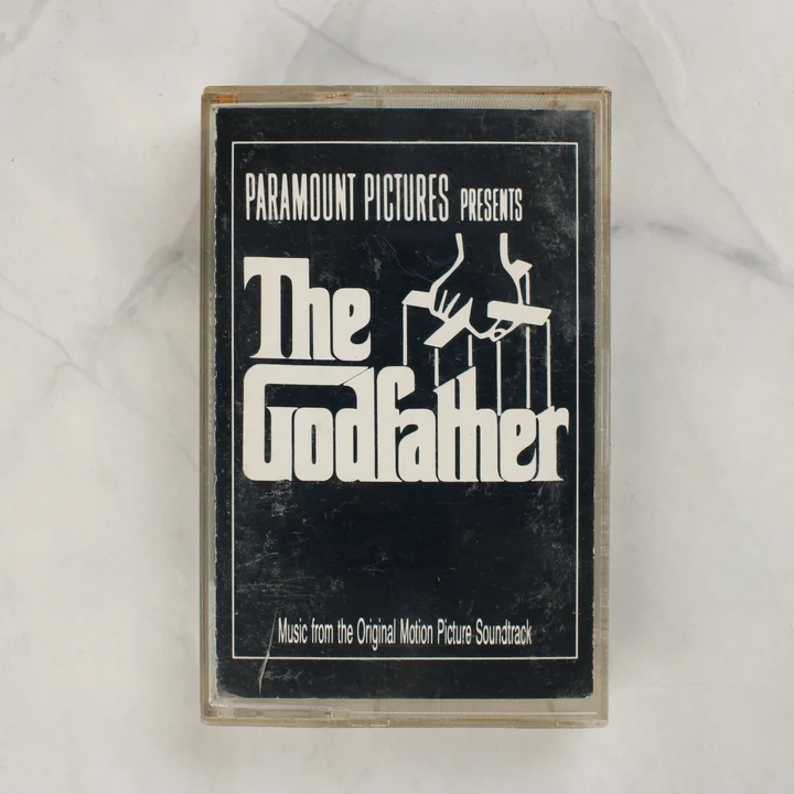 The Godfather filmzene magnókazetta elölnézete a tokban