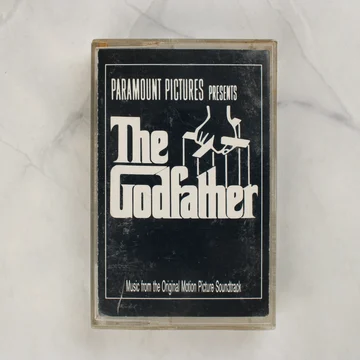 The Godfather filmzene magnókazetta elölnézete a tokban