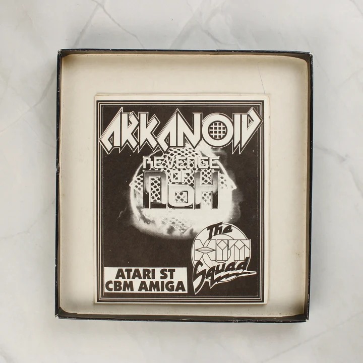 Az Arkanoid: Revenge of Doh használati útmutatója a nyitott dobozban
