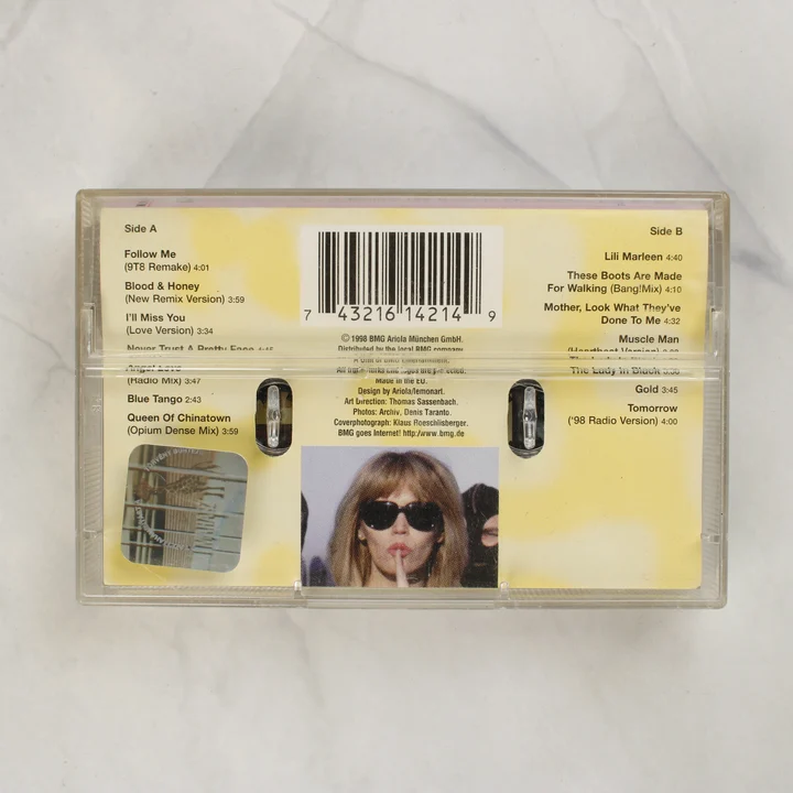 Amanda Lear Amanda '98 magnókazetta hátoldala a tokban a dallistával