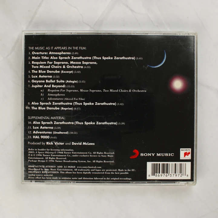2001: Űrodüsszeia filmzene CD hátlapja számlistával