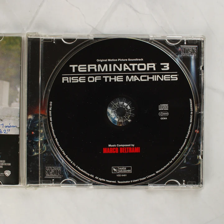 A Terminator 3 filmzene CD lemeze a tokban