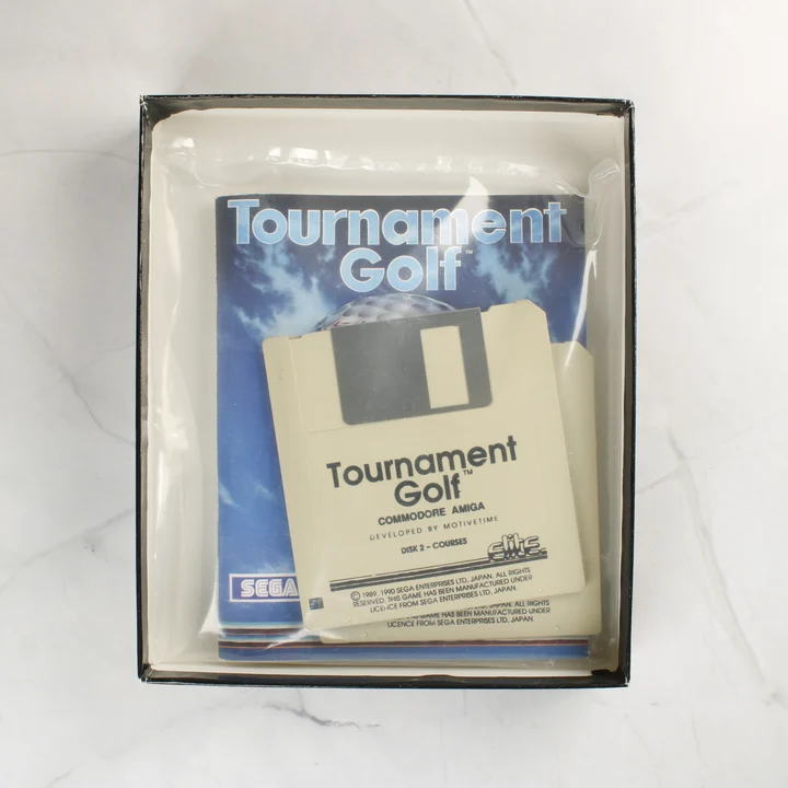 Tournament Golf Amiga tartalom Tournament Golf Amiga játék dobozának tartalma floppy lemezzel