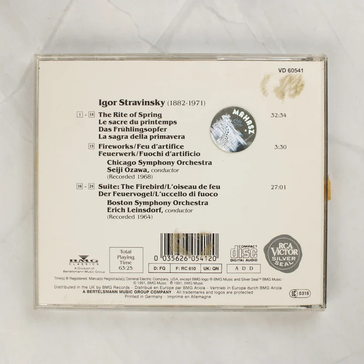 Stravinsky CD hátlapja számlistával és vonalkóddal