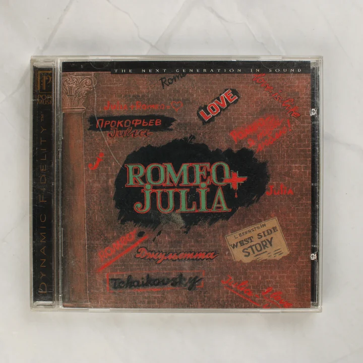 Romeo és Júlia tematikájú CD-tok előlapja
