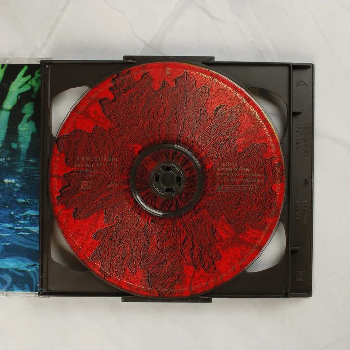 A második CD lemez a tokban
