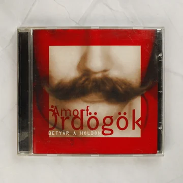 Amorf Ördögök Betyár a Holdon CD elülső borítója