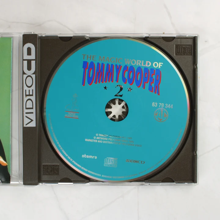 The Magic World of Tommy Cooper 2 Video CD lemez a tokban