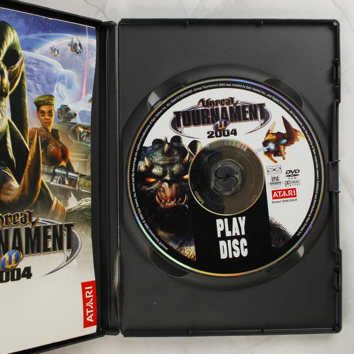 Unreal Tournament 2004 nyitott tok lemezzel
