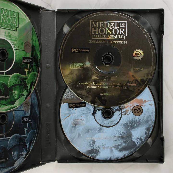 Medal of Honor Allied Assault Deluxe Edition nyitott tok lemezekkel