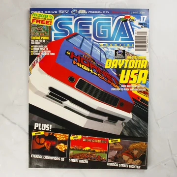 A Sega Magazine 17. számának címlapja a Daytona USA versenyautójával.