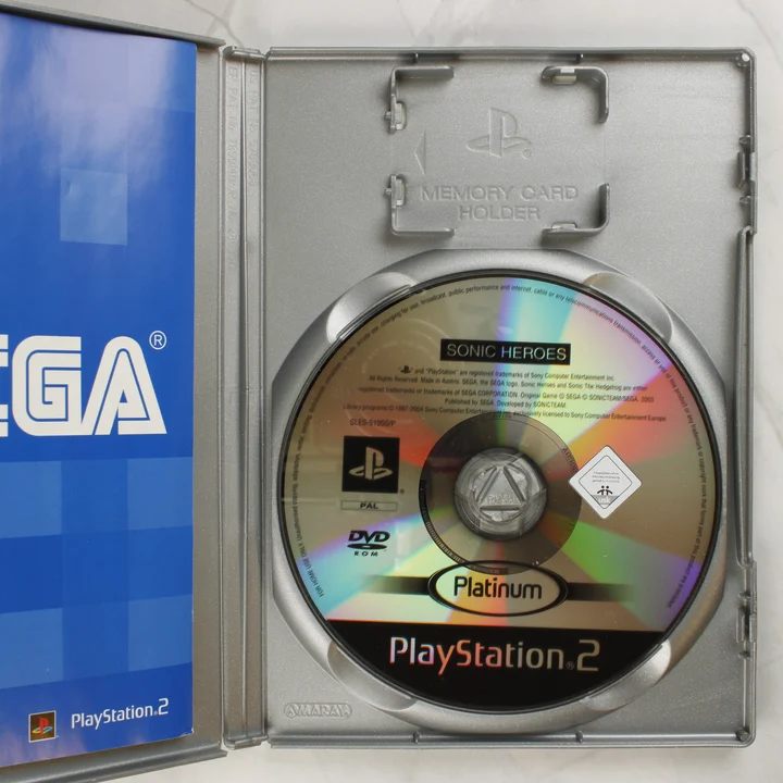 Sonic Heroes PlayStation 2 Platinum nyitott tok és lemez