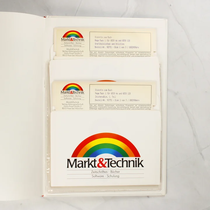 Közeli kép a floppy lemezekről a tartójukban
