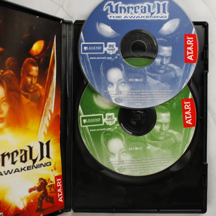 Unreal II: The Awakening nyitott tok és lemezek