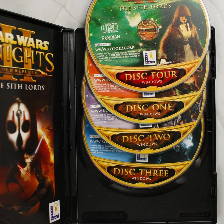 Star Wars Knights of the Old Republic II négy darab CD lemeze a tokban