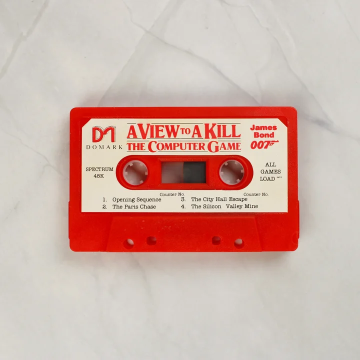 A View to a Kill piros kazetta A View to a Kill piros színű ZX Spectrum kazetta