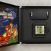 Nyitott Advance Wars: Dual Strike tok a cartridge-el és a kiskönyvvel