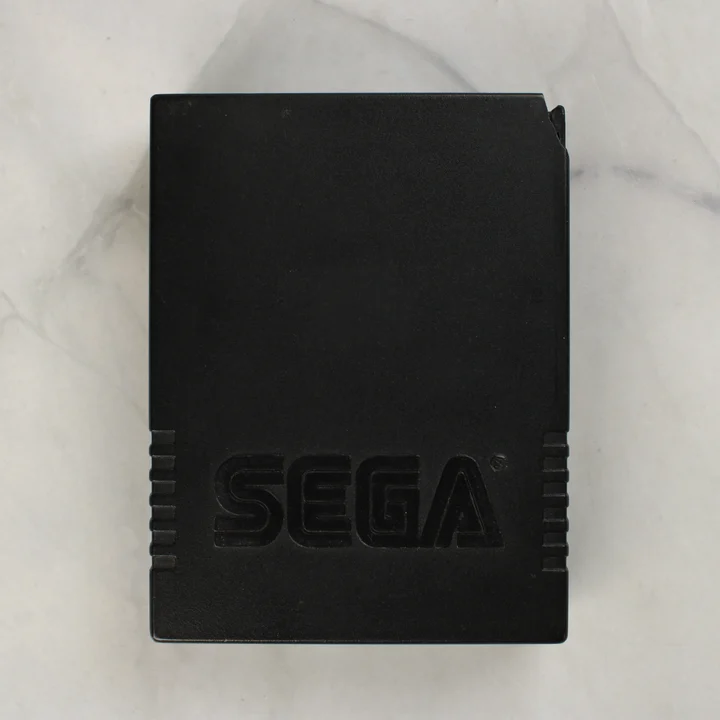 Congo Bongo C64 cartridge hátlap Congo Bongo videójáték cartridge hátoldala dombornyomott Sega logóval