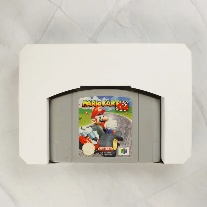Mario Kart 64 Nintendo 64 cartridge a belső tartóban