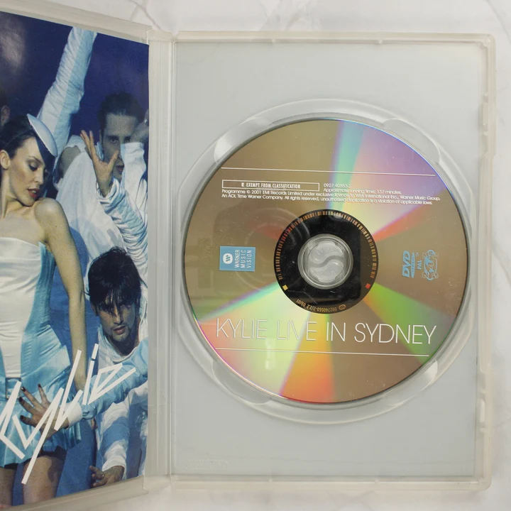Kylie Minogue Live in Sydney nyitott DVD tok és lemez