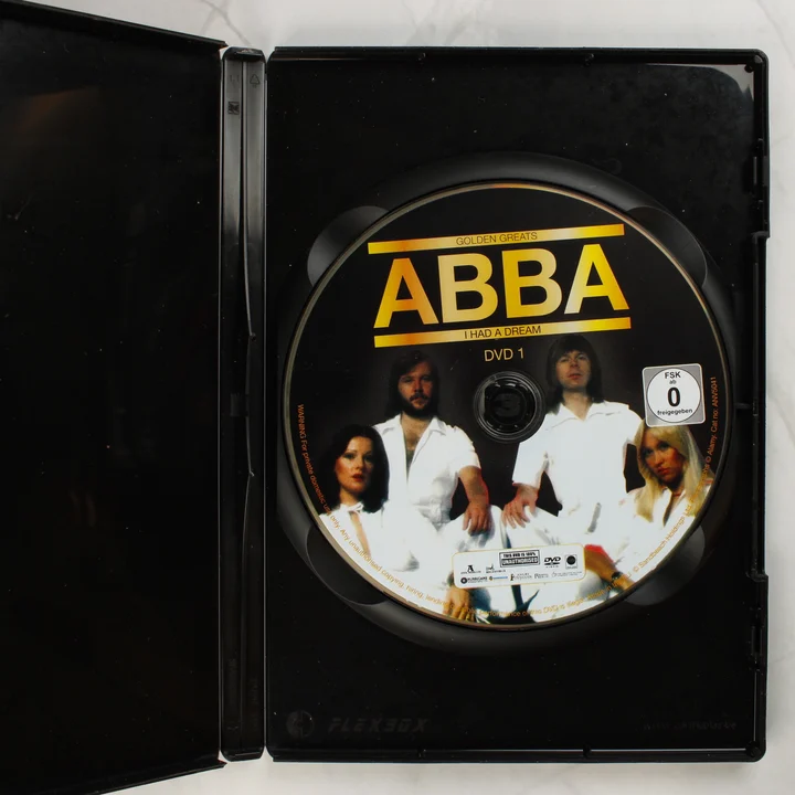 ABBA Golden Greats DVD belső Nyitott ABBA DVD tok az első lemezzel
