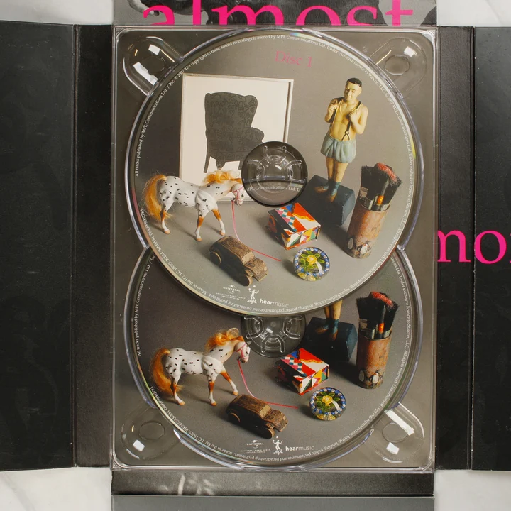 Paul McCartney Memory Almost Full belső A Memory Almost Full album belseje a két díszített CD-vel