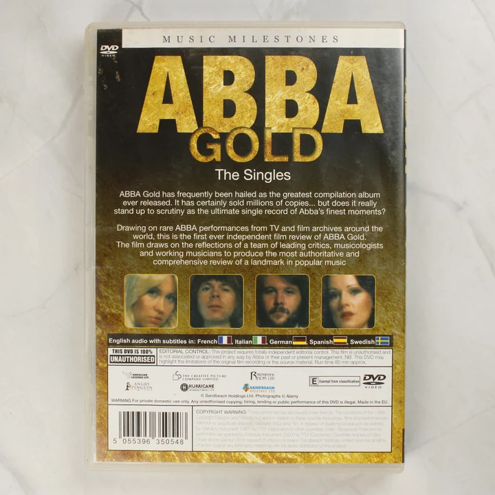 ABBA Gold DVD hátlap ABBA Gold The Singles DVD hátoldala leírással és vonalkóddal