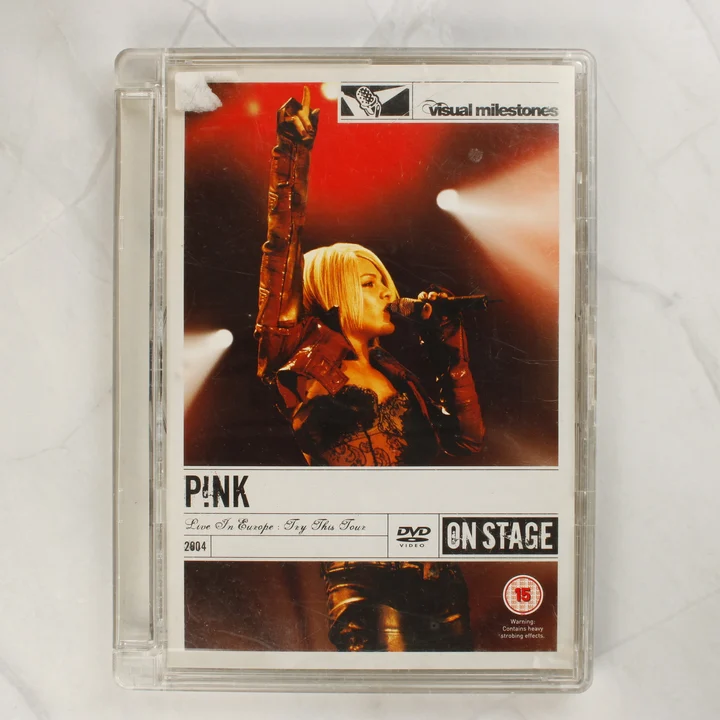 P!nk Live In Europe DVD előlap P!nk Live In Europe DVD előlapja átlátszó tokban