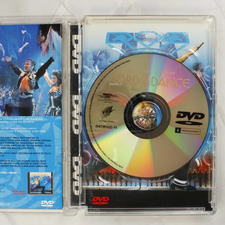 Lord of the Dance DVD belső Nyitott DVD tok a lemezzel és a füzettel