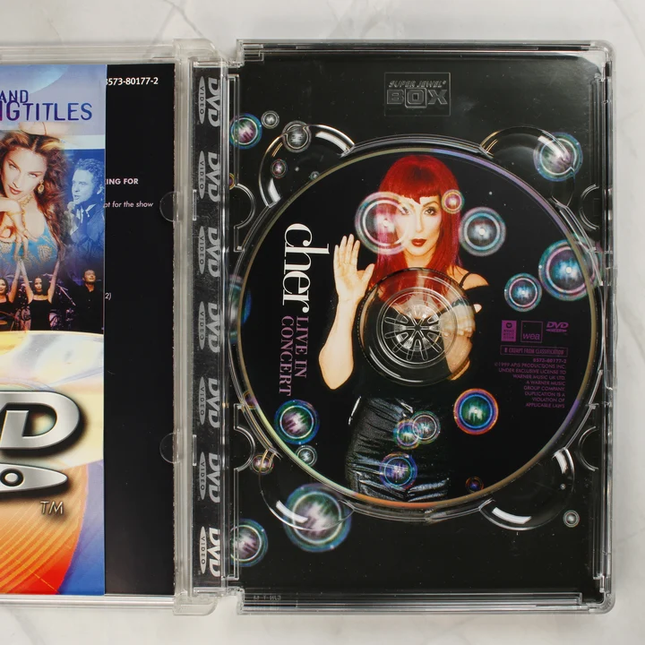 Cher Live in Concert DVD lemez a nyitott tokban