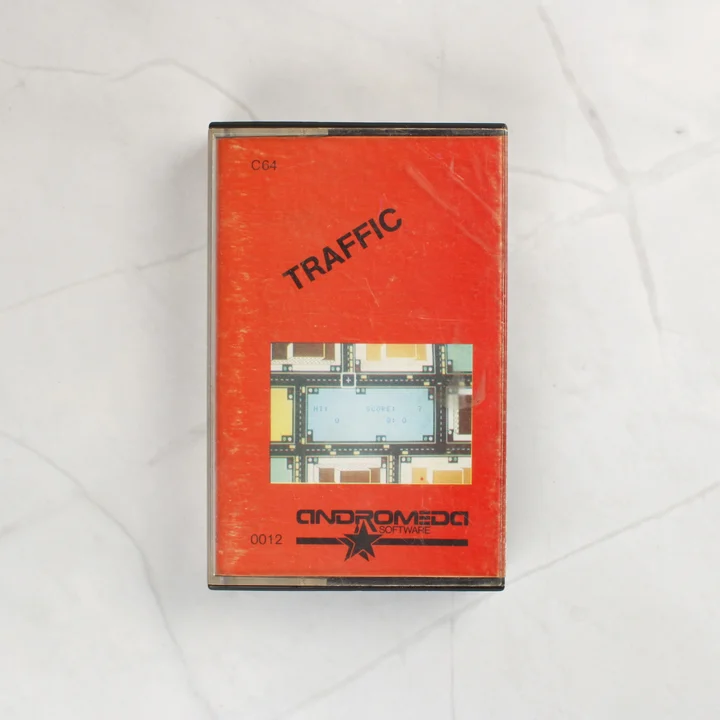 Traffic C64 játék borító Traffic Commodore 64 videójáték tokja piros borítóval