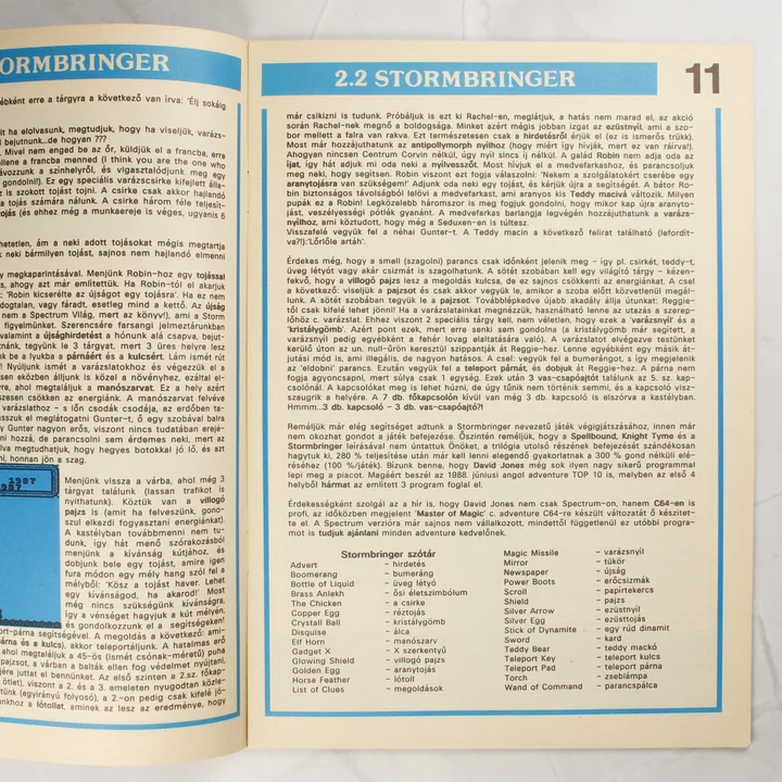 Spectrum Világ Stormbringer segédlet A Spectrum Világ magazin belső oldala a Stormbringer játék leírásával és szótárával.
