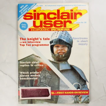 A Sinclair User magazin 1984. júliusi számának címlapja egy lovaggal.